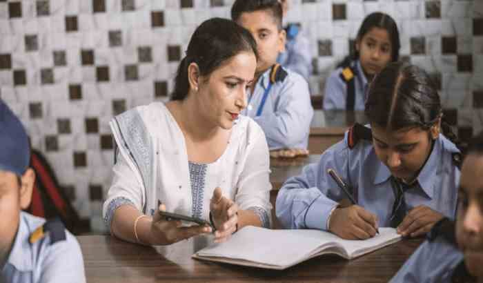 Top Challenges Teachers Face When Using Digital Boards and How to Overcome Them